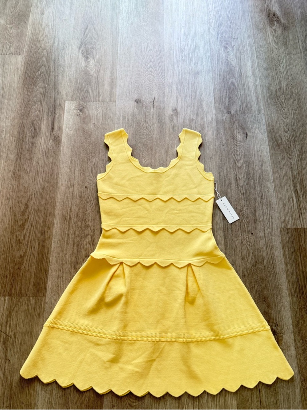 moon river yellow scallop trim fit & flare mini summer cocktail sun dress small